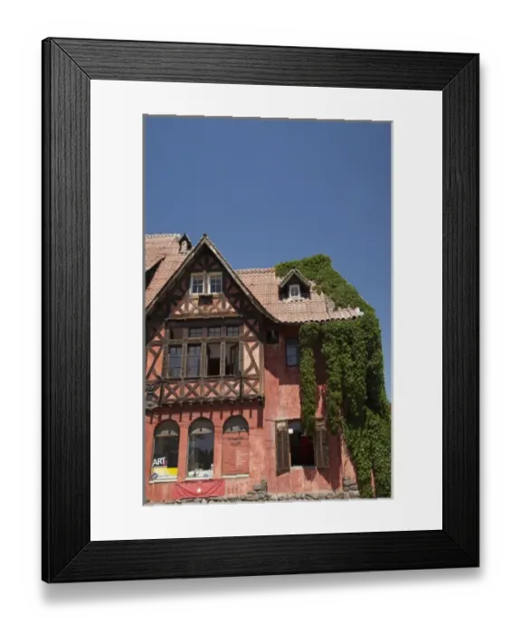 Framed Print : South America, Chile, Santiago, La Casa Roja Lehuedo, (artisan and cultural centre Framed Print : South America, Chile, Santiago, La Casa Roja Lehuedo, (artisan and cultural centre