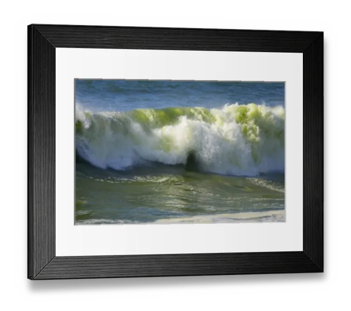 Framed Print : Big ocean waves, Renaca beach, near Vina del Mar, Chile
