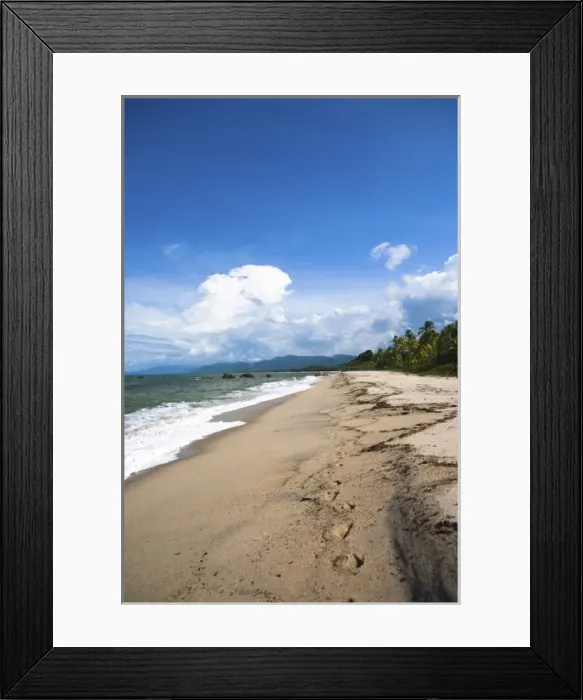 Framed Print : Taganga, Colombia. The beautiful secluded beaches of Playa de Los Angeles. Inside of Parque Tayrona