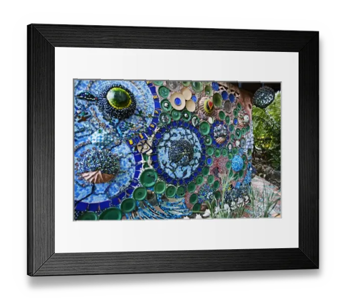 Framed Print : Artisic scenes at the Jade Sea Horse on Utila in Honduras