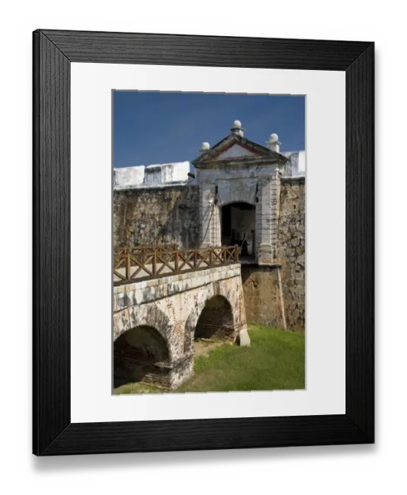 Framed Print : The Fort of San Diego located on a hill in downtown Acapulco, Guerrero, Mexico Framed Print : The Fort of San Diego located on a hill in downtown Acapulco, Guerrero, Mexico