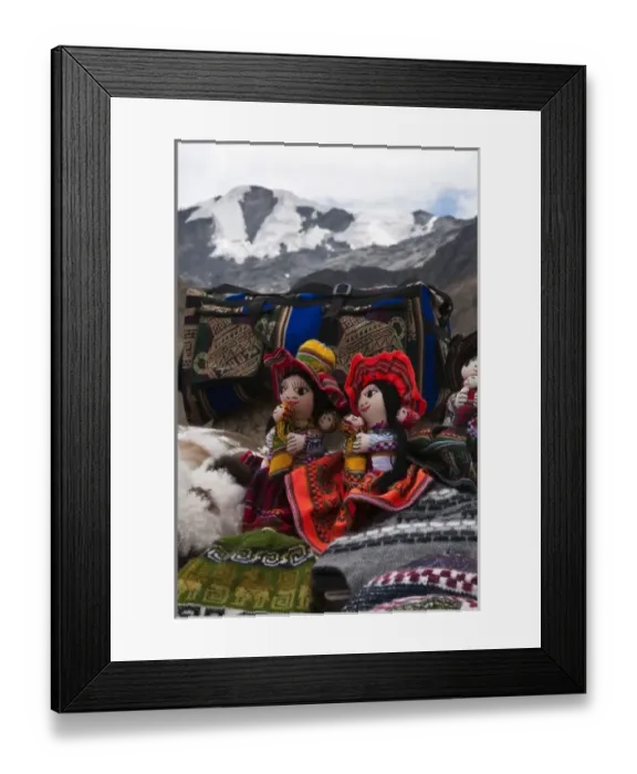 Framed Print : Peru. Feliz Viaje. Local souvenir dolls at the Puno les desea feliz viaje pass