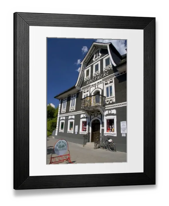 Framed Print : Die Alte Apotheke, a German drug store in the alpine village of Garmisch, Germany Framed Print : Die Alte Apotheke, a German drug store in the alpine village of Garmisch, Germany