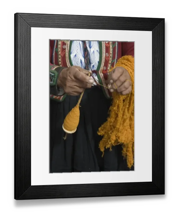Framed Print : Old woman in traditional dress and hat spinning wool, Chinchero, Department of Cuzco, Peru Framed Print : Old woman in traditional dress and hat spinning wool, Chinchero, Department of Cuzco, Peru