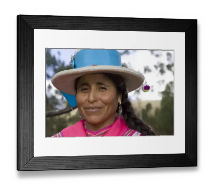 Framed Print : Woman in traditional clothing, Vicos, Peru. (MR) Framed Print : Woman in traditional clothing, Vicos, Peru. (MR)