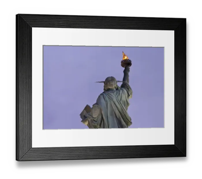Framed Print : The Statue of Liberty at dusk - Statue of Liberty National Monument, New York Framed Print : The Statue of Liberty at dusk - Statue of Liberty National Monument, New York