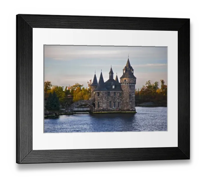 Framed Print : Boldt Castle in the 1000 Islands Region of the St. Lawrence River, New York, USA Framed Print : Boldt Castle in the 1000 Islands Region of the St. Lawrence River, New York, USA