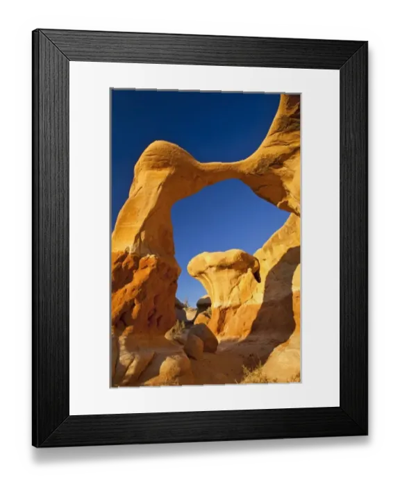 Framed Print : Metate Arch at Devils Garden in the Grand Staircase Escalante National Monument in Utah Framed Print : Metate Arch at Devils Garden in the Grand Staircase Escalante National Monument in Utah
