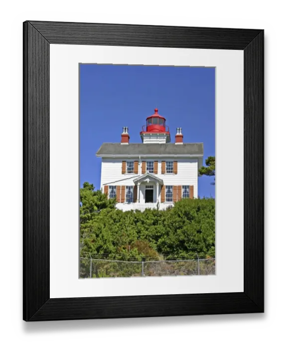 Framed Print : Historic Yaquina Bay Lighthouse at Newport Oregon Framed Print : Historic Yaquina Bay Lighthouse at Newport Oregon