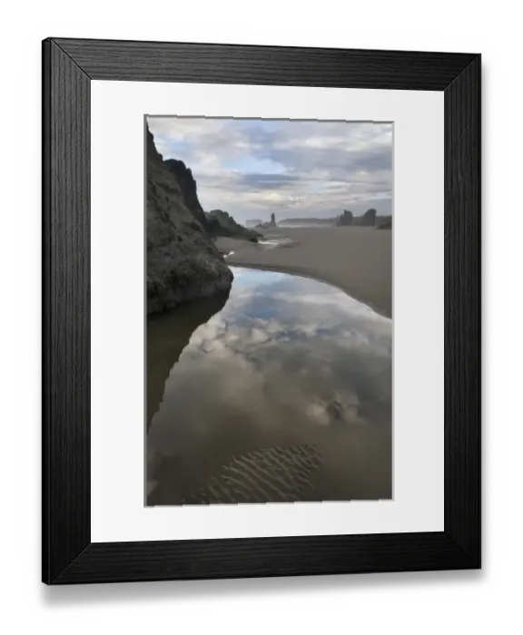 Framed Print : Seastacks on Bandon Beach, Oregon, USA