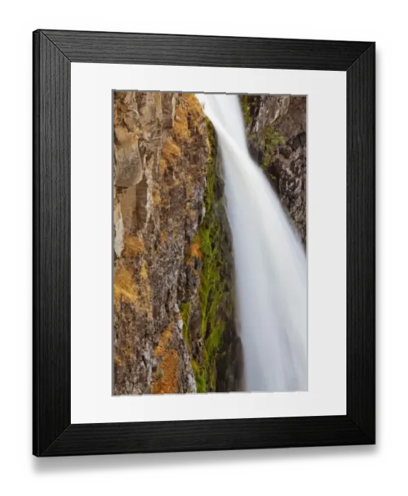 Framed Print : 200 foot high Palouse Falls State Park in Washington Framed Print : 200 foot high Palouse Falls State Park in Washington