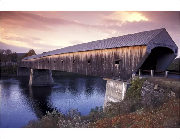 USA, Vermont, Windsor. Longest covered bridge in the US, Connecticut River
