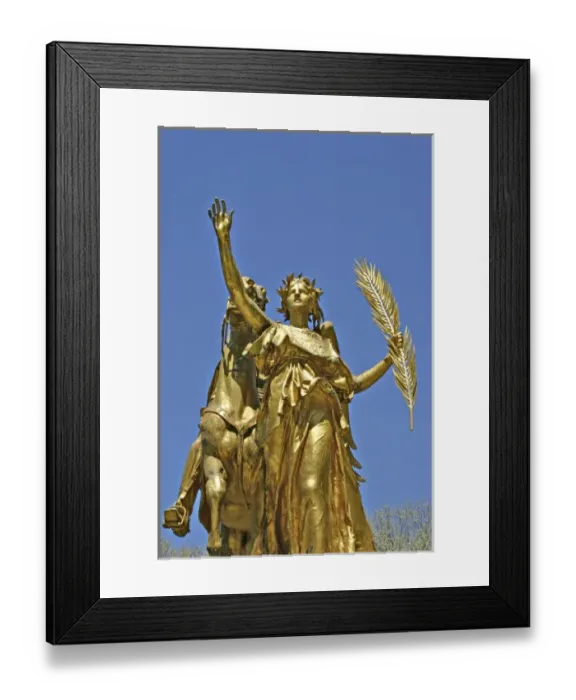Framed Print : Statue in Grand Army Plaza Central Park, New York City, NY, USA Framed Print : Statue in Grand Army Plaza Central Park, New York City, NY, USA