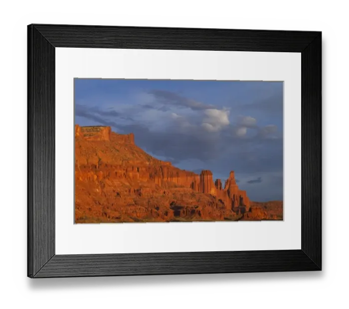 Framed Print : The Fisher Towers in evening light near Moab, Utah, USA Framed Print : The Fisher Towers in evening light near Moab, Utah, USA