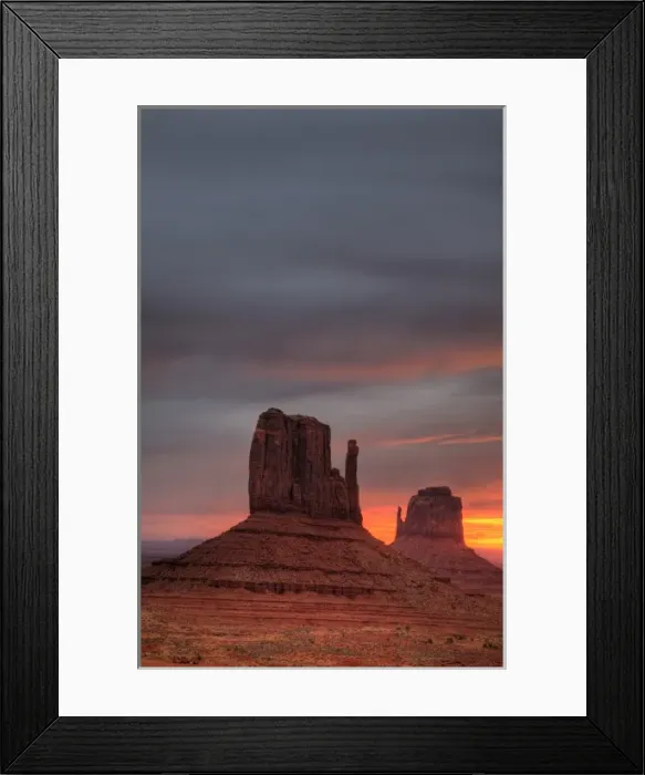 Framed Print : AZ, Monument Valley, The Mittens, at sunrise Framed Print : AZ, Monument Valley, The Mittens, at sunrise