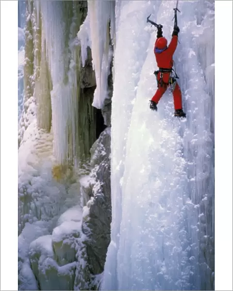 USA, Colorado, Ouray. Ice Climbing. (MR)