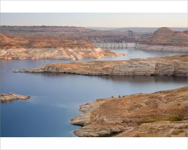 AZ, Arizona, Page, Glen Canyon NRA, Lake Powell with Glen Canyon Dam