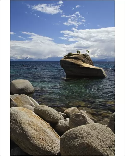 USA, California, Lake Tahoe. View of Bonsai Rock in clear water