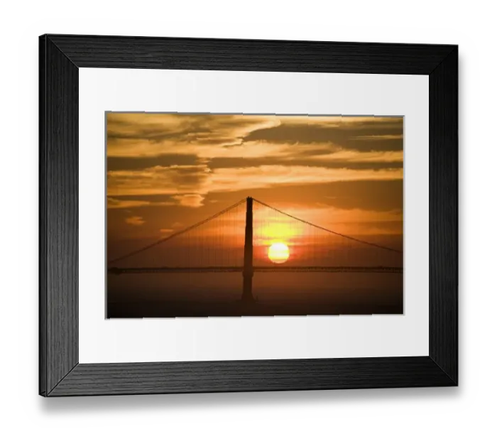 Framed Print : USA. California. San Francisco. Sun setting behind the Golden Gate bridge Framed Print : USA. California. San Francisco. Sun setting behind the Golden Gate bridge