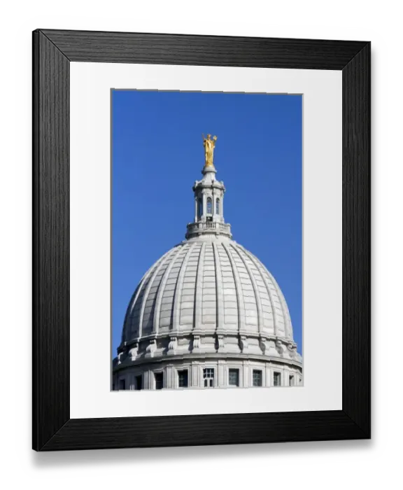 Framed Print : Wisconsin State Capitol building in Madison, Wisconsin, USA