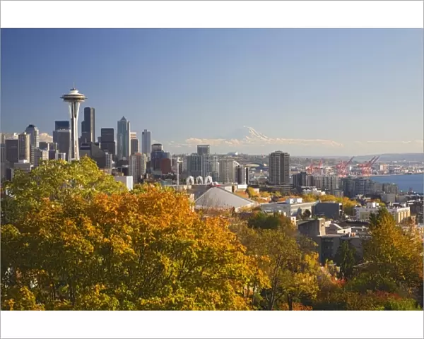 WA, Seattle, Seattle skyline with Space Needle and Mt. Rainier, view from Kerry Park