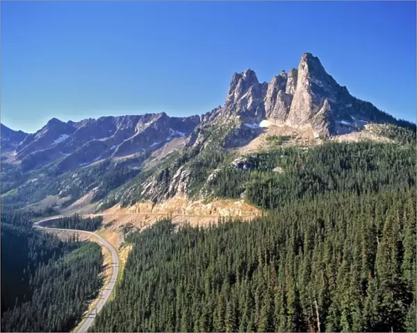 USA, Washington State, North Cascades NP. A summers day view of Washington Pass