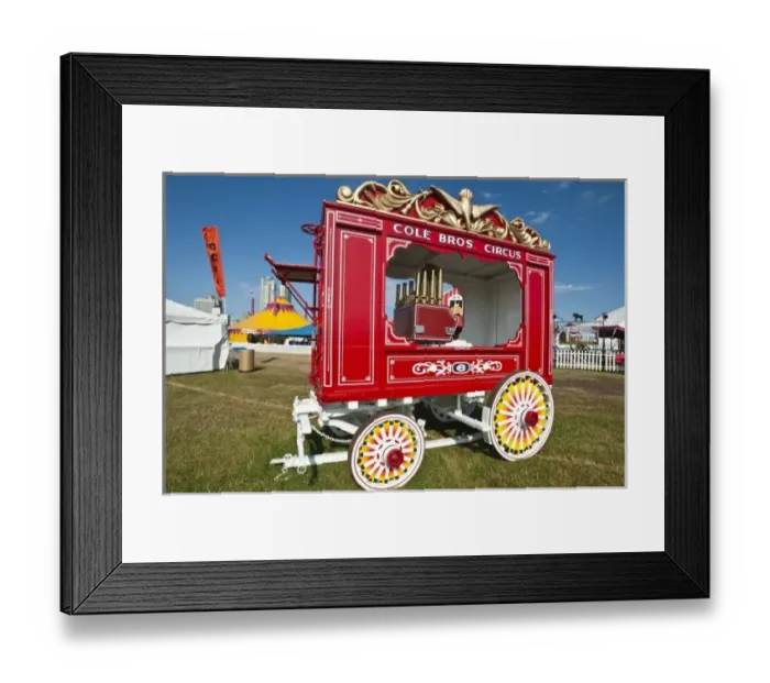Framed Print : Milwaukee, Wisconsin. Historic circus wagons at the annual Great CIrcus Parade Framed Print : Milwaukee, Wisconsin. Historic circus wagons at the annual Great CIrcus Parade