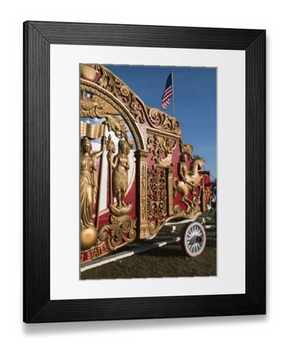 Framed Print : Milwaukee, Wisconsin. Historic circus wagons at the annual Great CIrcus Parade Framed Print : Milwaukee, Wisconsin. Historic circus wagons at the annual Great CIrcus Parade