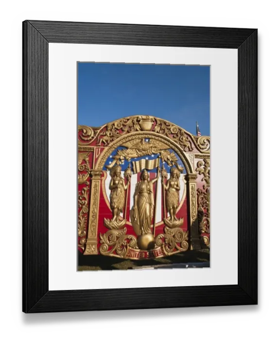 Framed Print : Milwaukee, Wisconsin. Historic circus wagons at the annual Great CIrcus Parade Framed Print : Milwaukee, Wisconsin. Historic circus wagons at the annual Great CIrcus Parade