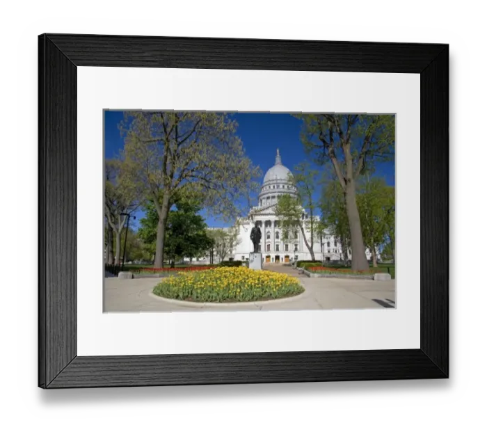 Framed Print : Wisconsin State Capitol building in Madison, Wisconsin, USA