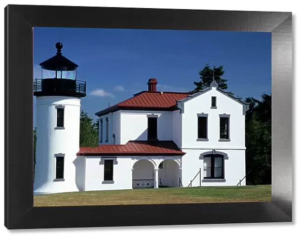 WA, Fort Casey State Park; Admiralty Head Lighthouse, established 1861, built 1903