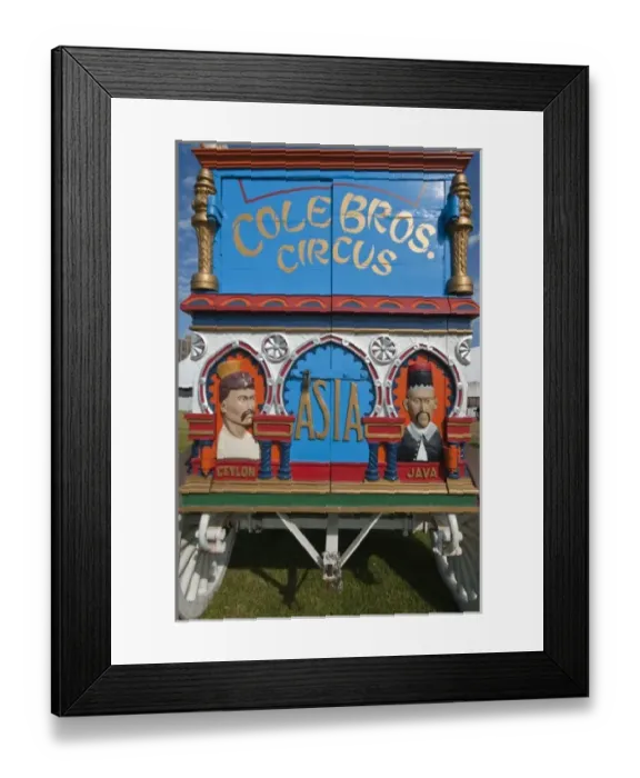 Framed Print : Milwaukee, Wisconsin. Historic circus wagons at the annual Great CIrcus Parade Framed Print : Milwaukee, Wisconsin. Historic circus wagons at the annual Great CIrcus Parade