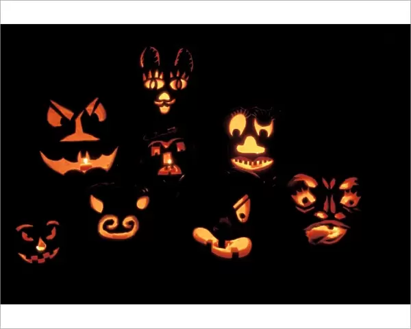 USA, Washington, Seattle. Jack-o-lanterns at Halloween