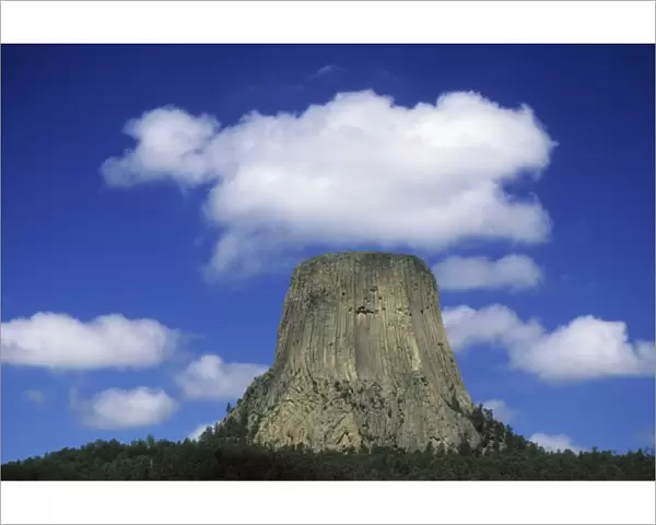 USA, Wyoming, Devils Tower National Monument, 867 feet high, perfect example