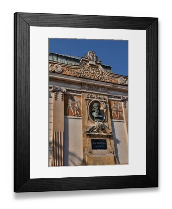 Framed Print : Fountain and monument to Jan Matejko in downtown Krakow, Poland Framed Print : Fountain and monument to Jan Matejko in downtown Krakow, Poland