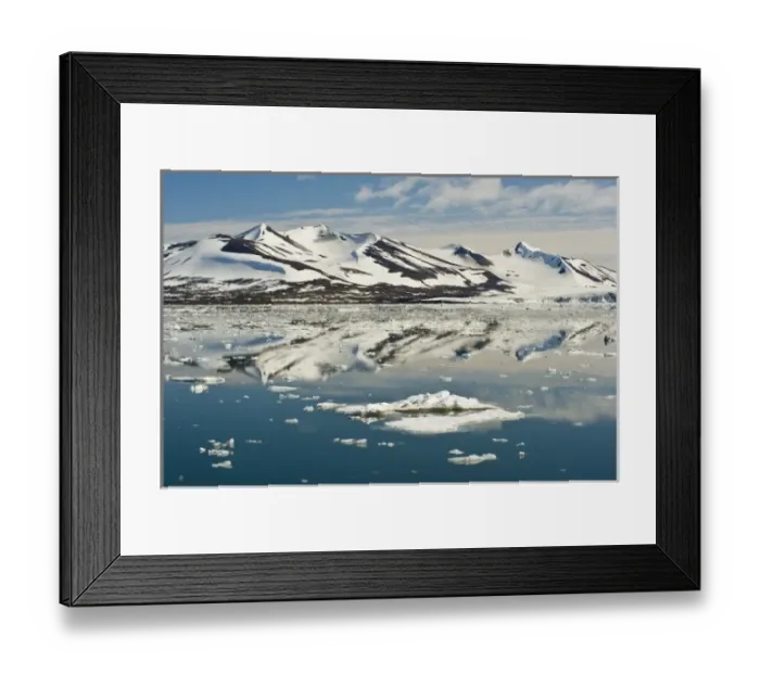 Framed Print : Icebergs and mountains, Hornsund Fiord, on the western side of the southernmost Framed Print : Icebergs and mountains, Hornsund Fiord, on the western side of the southernmost
