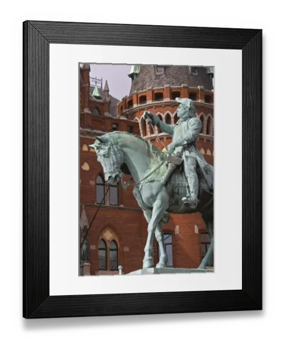 Framed Print : Equestrian statue with Magnus Gustafsson Stenbock on the Hamntorget Harbour Square