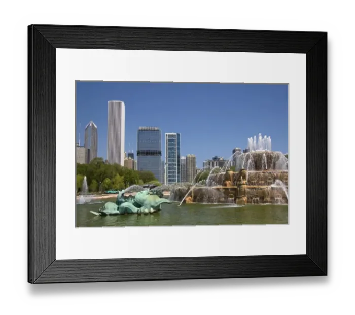 Framed Print : Buckingham Fountain located in Grant Park, Chicago, Illinois, USA