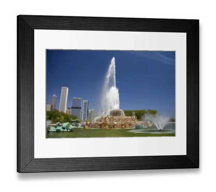 Framed Print : Buckingham Fountain located in Grant Park, Chicago, Illinois, USA