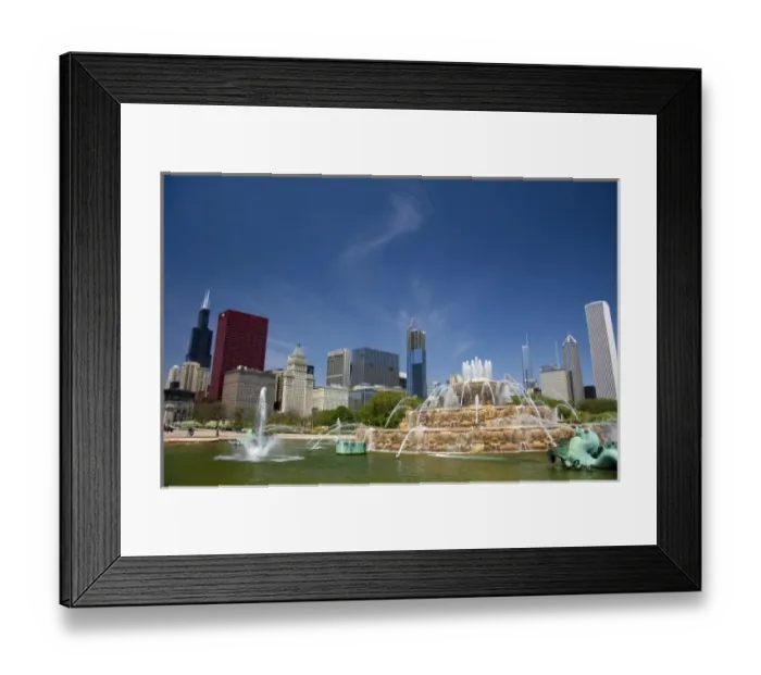 Framed Print : Buckingham Fountain located in Grant Park, Chicago, Illinois, USA