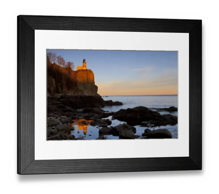 Framed Print : Split Rock Lighthouse at sunset near Two Harbors, Minnesota, USA Framed Print : Split Rock Lighthouse at sunset near Two Harbors, Minnesota, USA