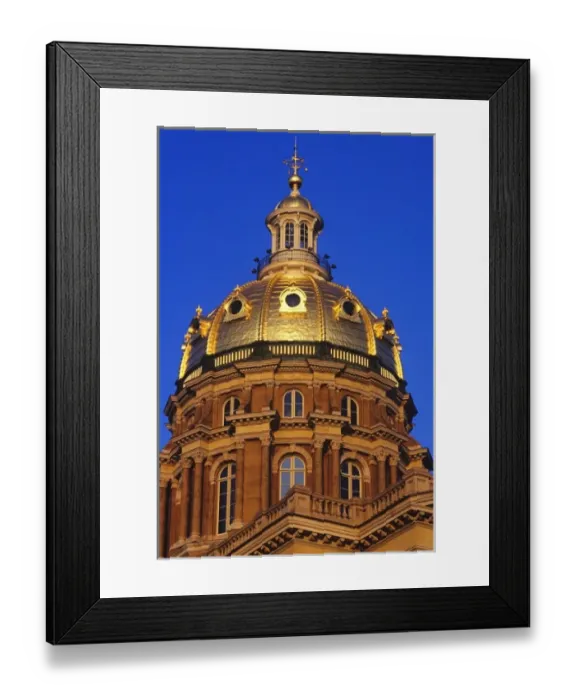 Framed Print : Rotunda of the state capitol buildng in Des Moines, Iowa Framed Print : Rotunda of the state capitol buildng in Des Moines, Iowa