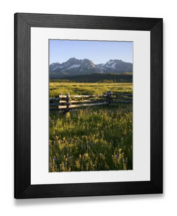 Framed Print : The Sawtooth Mountains at dusk in the Stanley Basin, Idaho Framed Print : The Sawtooth Mountains at dusk in the Stanley Basin, Idaho