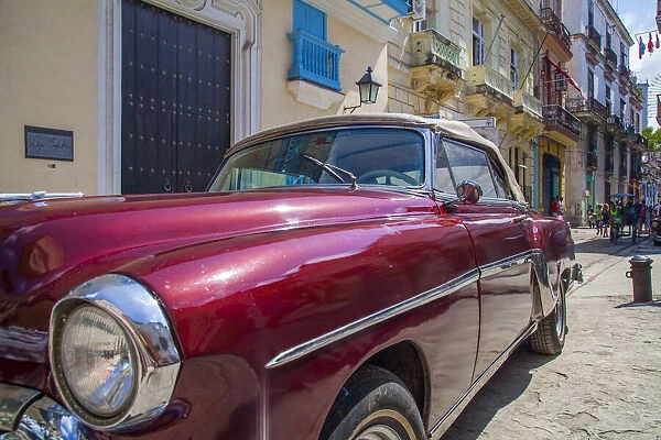 1950s car in artistic Havana, Cuba