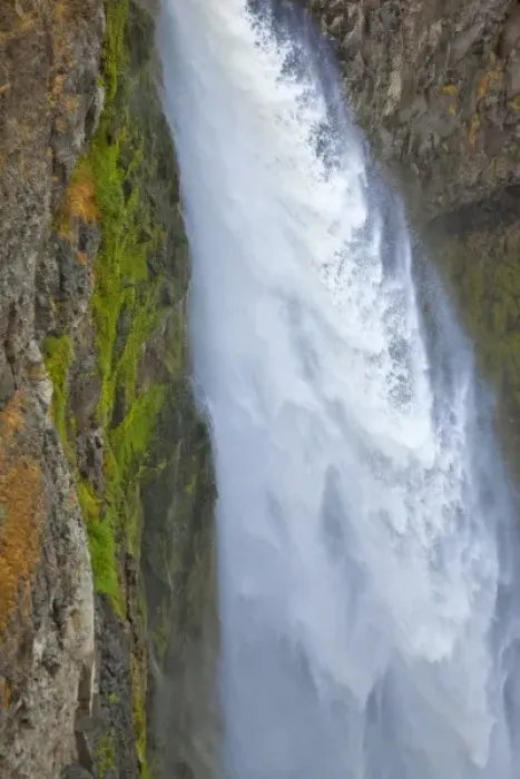 Framed Print : 200 foot high Palouse Falls State Park in Washington Framed Print : 200 foot high Palouse Falls State Park in Washington