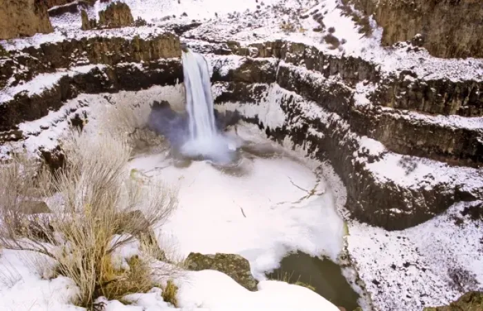 Framed Print : 200 foot high Palouse Falls in Washington in winter Framed Print : 200 foot high Palouse Falls in Washington in winter