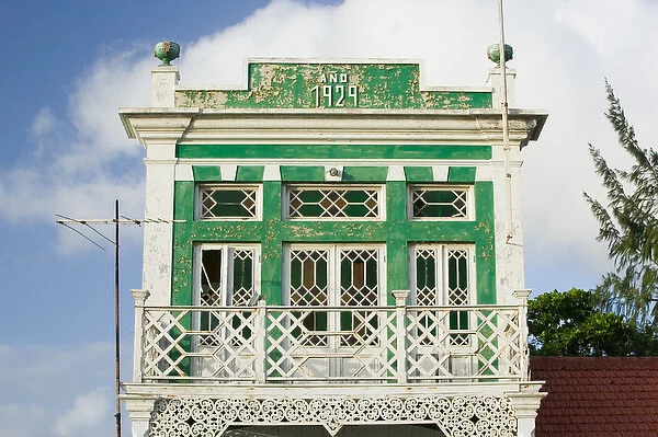 ABC Islands - ARUBA - Oranjestad: Old Dutch Colonial Building
