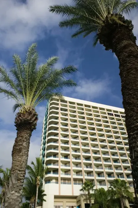 Framed Print : ABC Islands - ARUBA - Palm Beach: Wyndham Hotel  /  Exterior
