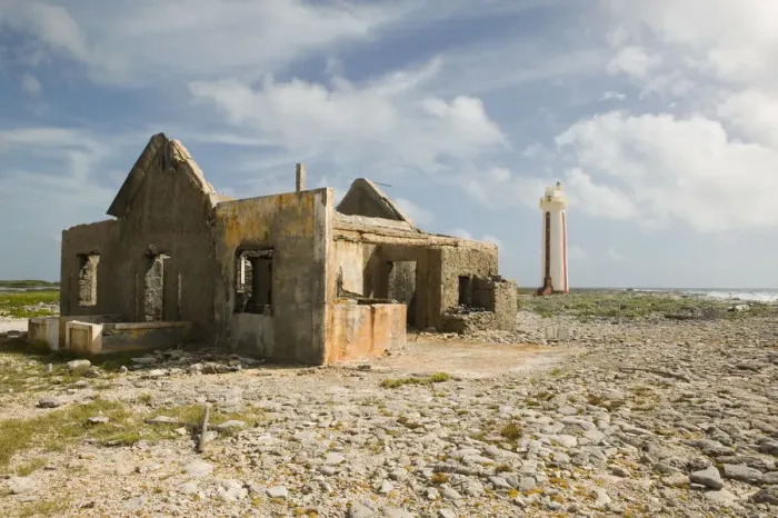 Framed Print : ABC Islands - BONAIRE - Lacre Punt: Willemstoren Lighthouse Keepers Cottage Framed Print : ABC Islands - BONAIRE - Lacre Punt: Willemstoren Lighthouse Keepers Cottage