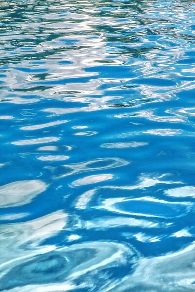 Abstract reflection on water ripples
